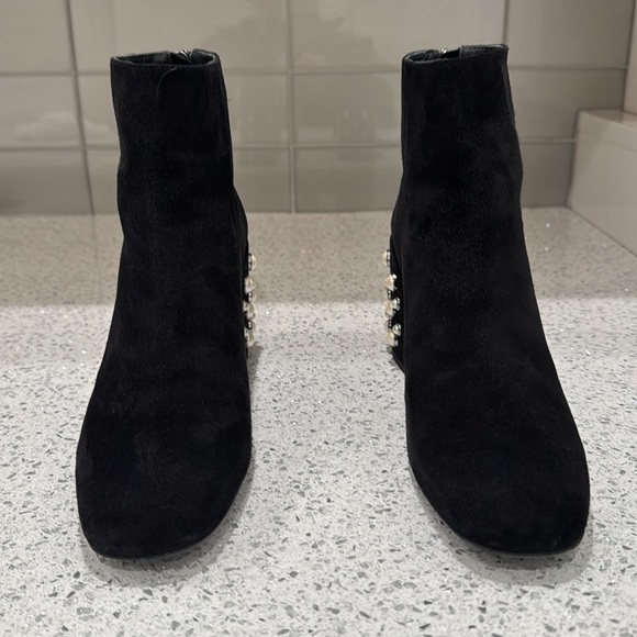 Stuart Weizmann black suede booties with pearl accent heels - Picture 1 of 5